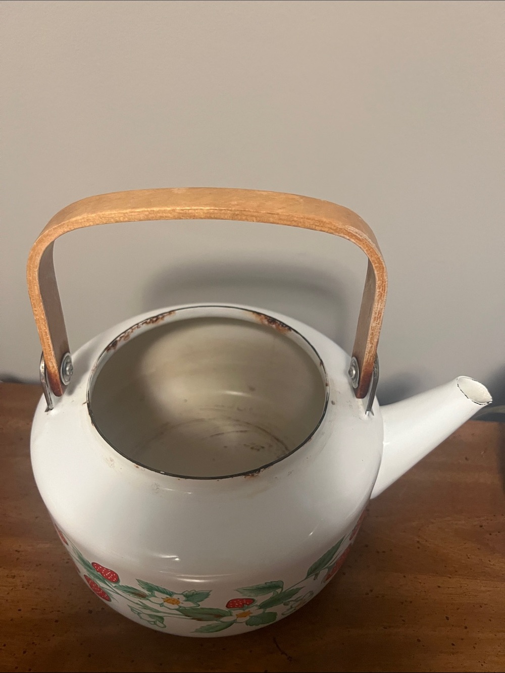 Vintage White Strawberry Pattern Enamel Teapot with Wood Handle - Picture 7 of 10